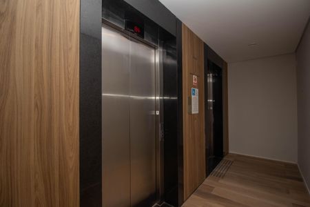 Apartamento à venda com 30m², 1 quarto e sem vaga Apartamento à venda com 30m², 1 quarto e sem vagaHall social