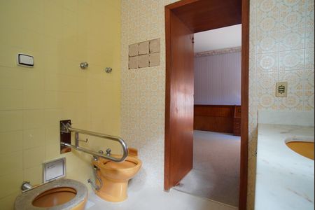 Apartamento à venda com 168m², 3 quartos e 1 vagaBanheiro da Suíte