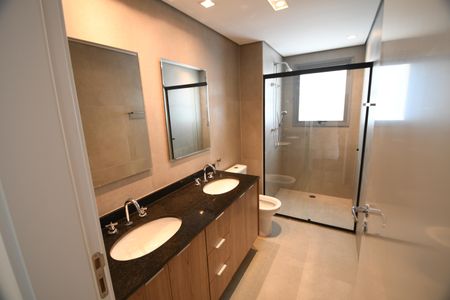 Apartamento à venda com 139m², 3 quartos e 2 vagasBanheiro da Suíte