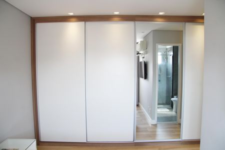 Apartamento à venda com 71m², 2 quartos e 2 vagasSuíte