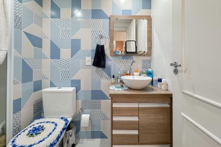 Apartamento à venda com 64m², 2 quartos e 2 vagas Apartamento à venda com 64m², 2 quartos e 2 vagasBanheiro Social