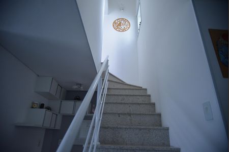 Apartamento à venda com 126m², 2 quartos e 2 vagasEscada