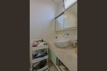 Apartamento à venda com 130m², 3 quartos e 1 vaga Apartamento à venda com 130m², 3 quartos e 1 vagaBanheiro da Suíte