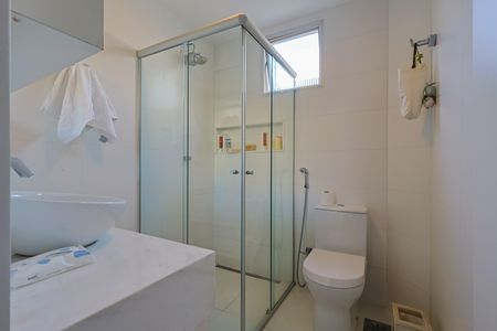 Apartamento à venda com 130m², 3 quartos e 1 vaga Apartamento à venda com 130m², 3 quartos e 1 vagaBanheiro Social