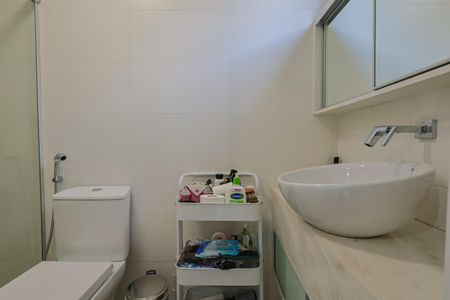 Apartamento à venda com 130m², 3 quartos e 1 vaga Apartamento à venda com 130m², 3 quartos e 1 vagaBanheiro da Suíte