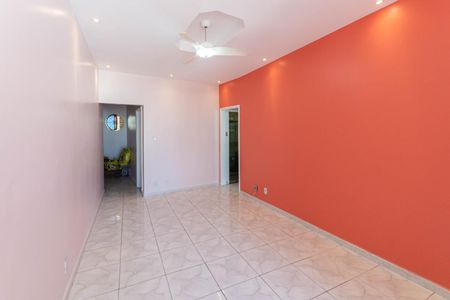 Apartamento à venda com 81m², 2 quartos e sem vagaSala