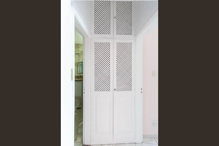 Apartamento à venda com 81m², 2 quartos e sem vagaCorredor