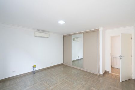 Casa à venda com 270m², 3 quartos e 2 vagas Casa à venda com 270m², 3 quartos e 2 vagasQuarto 2
