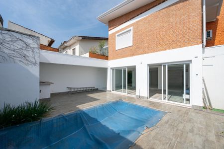 Casa à venda com 270m², 3 quartos e 2 vagas Casa à venda com 270m², 3 quartos e 2 vagasPiscina