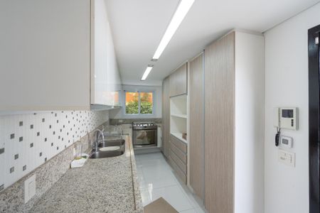 Casa à venda com 270m², 3 quartos e 2 vagas Casa à venda com 270m², 3 quartos e 2 vagasCozinha