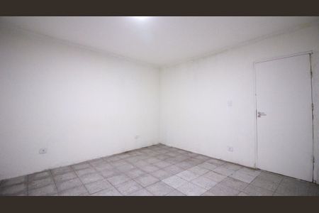 Quarto de casa para alugar com 1 quarto, 70m² em Jardim Santa Teresinha, São Paulo