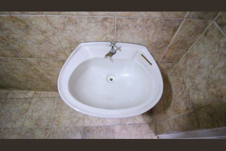 Banheiro de casa para alugar com 1 quarto, 70m² em Jardim Santa Teresinha, São Paulo