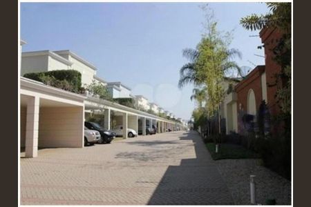 Casa à venda com 224m², 3 quartos e 3 vagas