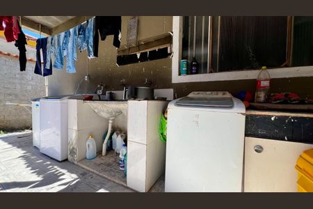 Casa à venda com 145m², 5 quartos e 3 vagas Casa à venda com 145m², 5 quartos e 3 vagasÁrea de Serviço