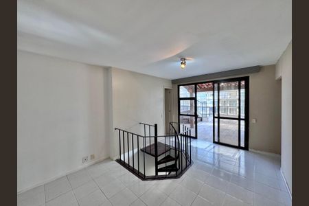 Apartamento para alugar com 220m², 3 quartos e 2 vagas Apartamento para alugar com 220m², 3 quartos e 2 vagasCobertura