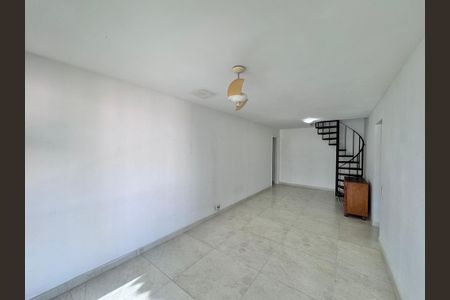 Apartamento para alugar com 220m², 3 quartos e 2 vagasSala