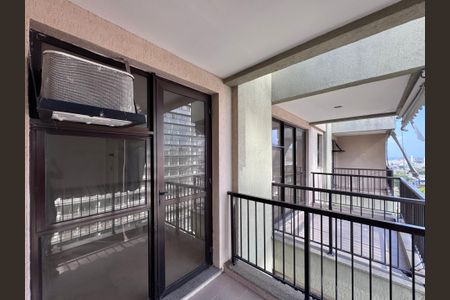 Apartamento para alugar com 220m², 3 quartos e 2 vagas Apartamento para alugar com 220m², 3 quartos e 2 vagasSuíte - Varanda