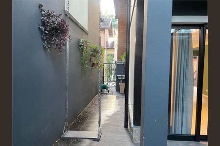 Casa à venda com 4 quartos, 500m² em Jardim Cordeiro, São Paulo