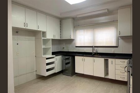 Casa à venda com 4 quartos, 500m² em Jardim Cordeiro, São Paulo