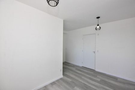 Sala de apartamento para alugar com 2 quartos, 42m² em Parque Arariba, São Paulo