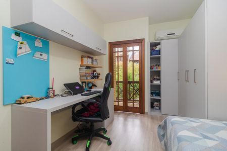 Casa de condomínio à venda com 197m², 3 quartos e 2 vagas Casa de condomínio à venda com 197m², 3 quartos e 2 vagasQuarto