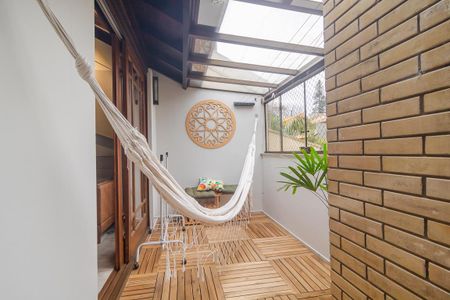 Casa de condomínio à venda com 197m², 3 quartos e 2 vagas Casa de condomínio à venda com 197m², 3 quartos e 2 vagasVaranda da Saleta