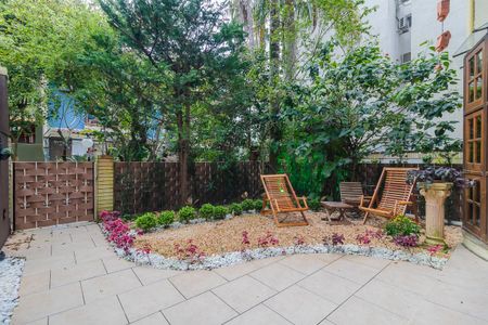 Casa de condomínio à venda com 197m², 3 quartos e 2 vagas Casa de condomínio à venda com 197m², 3 quartos e 2 vagasQuintal