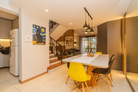 Casa de condomínio à venda com 197m², 3 quartos e 2 vagas Casa de condomínio à venda com 197m², 3 quartos e 2 vagasSala de Jantar