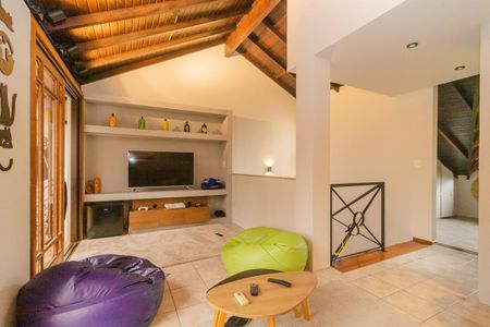 Casa de condomínio à venda com 197m², 3 quartos e 2 vagas Casa de condomínio à venda com 197m², 3 quartos e 2 vagasSaleta