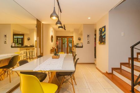 Casa de condomínio à venda com 197m², 3 quartos e 2 vagas Casa de condomínio à venda com 197m², 3 quartos e 2 vagasSala de Jantar