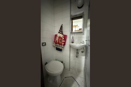 Apartamento à venda com 180m², 3 quartos e 1 vaga Apartamento à venda com 180m², 3 quartos e 1 vagaBanheiro de serviço