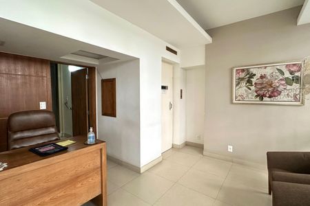 Apartamento à venda com 180m², 3 quartos e 1 vaga Apartamento à venda com 180m², 3 quartos e 1 vagaHall de entrada