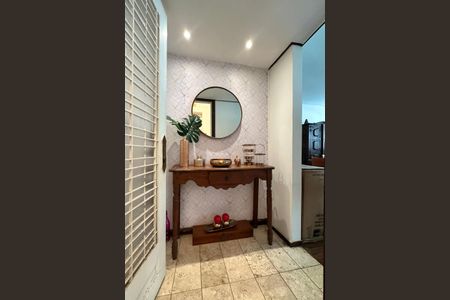 Apartamento à venda com 180m², 3 quartos e 1 vaga Apartamento à venda com 180m², 3 quartos e 1 vagaHall de entrada