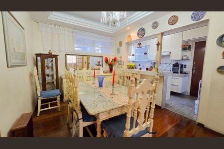 Apartamento à venda com 135m², 4 quartos e 2 vagas Apartamento à venda com 135m², 4 quartos e 2 vagasSala de Jantar