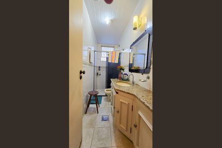 Apartamento à venda com 135m², 4 quartos e 2 vagas Apartamento à venda com 135m², 4 quartos e 2 vagasBanheiro