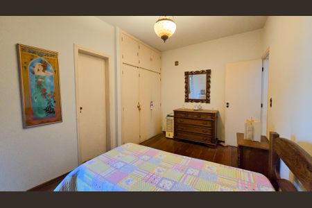 Apartamento à venda com 135m², 4 quartos e 2 vagas Apartamento à venda com 135m², 4 quartos e 2 vagasSuíte