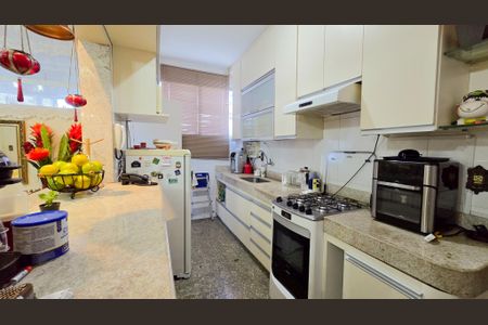 Apartamento à venda com 135m², 4 quartos e 2 vagas Apartamento à venda com 135m², 4 quartos e 2 vagasCozinha