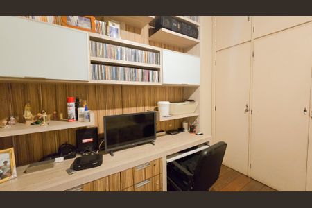 Apartamento à venda com 135m², 4 quartos e 2 vagas Apartamento à venda com 135m², 4 quartos e 2 vagasQuarto 2