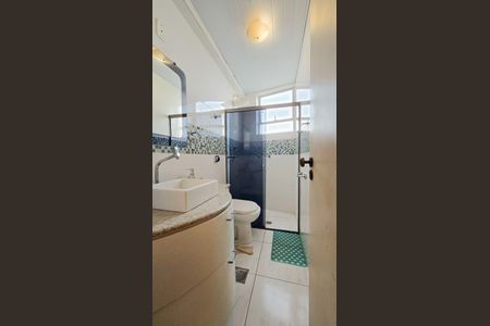 Apartamento à venda com 135m², 4 quartos e 2 vagas Apartamento à venda com 135m², 4 quartos e 2 vagasBanheiro da Suíte