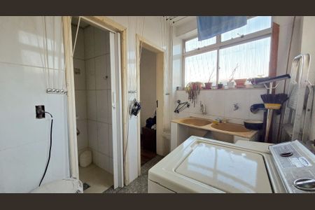 Apartamento à venda com 135m², 4 quartos e 2 vagas Apartamento à venda com 135m², 4 quartos e 2 vagasÁrea de Serviço