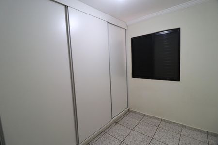 Quarto 2 de apartamento para alugar com 3 quartos, 70m² em Marta Helena, Uberlândia