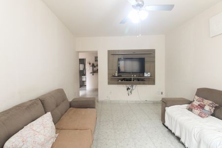 Casa à venda com 150m², 3 quartos e 2 vagas Casa à venda com 150m², 3 quartos e 2 vagasSala