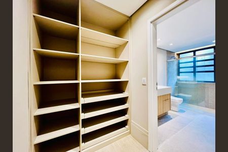 Apartamento à venda com 3 quartos, 200m² em Cerqueira César, São Paulo