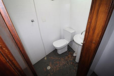 Casa à venda com 150m², 3 quartos e 4 vagasGaragem - Quarto - Banheiro