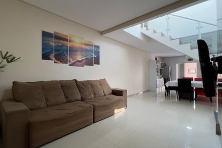 Sala de casa para alugar com 4 quartos, 240m² em Vila Melliani, Guarulhos