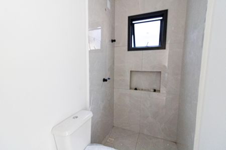 Casa à venda com 100m², 2 quartos e 2 vagas Casa à venda com 100m², 2 quartos e 2 vagasBanheiro