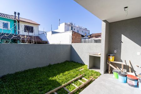 Casa à venda com 100m², 2 quartos e 2 vagas Casa à venda com 100m², 2 quartos e 2 vagasQuintal