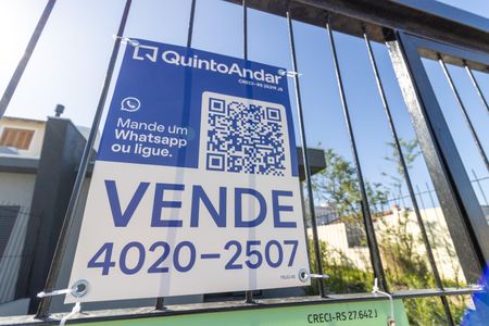 Casa à venda com 100m², 2 quartos e 2 vagas Casa à venda com 100m², 2 quartos e 2 vagasPlaquinha