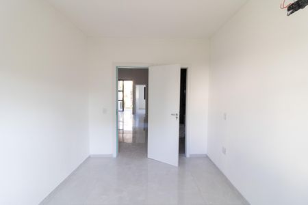 Casa à venda com 100m², 2 quartos e 2 vagas Casa à venda com 100m², 2 quartos e 2 vagasSuíte
