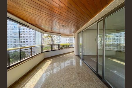 Apartamento à venda com 250m², 4 quartos e 4 vagas Apartamento à venda com 250m², 4 quartos e 4 vagasFoto 02